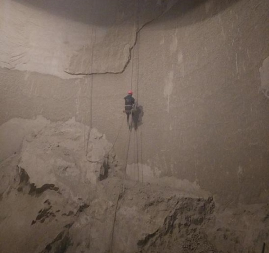 水泥廠(chǎng)清庫(kù):自動(dòng)化清庫(kù)設(shè)備如何減輕人力負(fù)擔(dān)