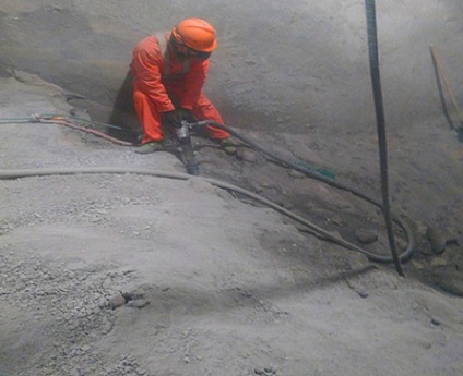 粉煤灰?guī)烨鍘旃?科技與創(chuàng)新并行,環(huán)保與安全并重