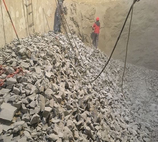 電廠灰?guī)烨鍘?專業(yè)團隊,精細清庫,安全無憂